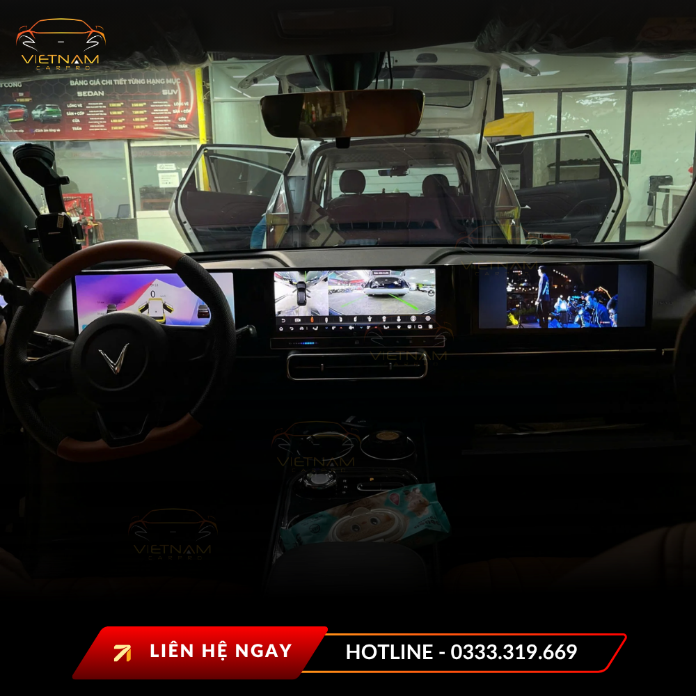 Nâng cấp màn hình liền khối màn 3 cho VinFast Limo Green giúp khoang lái hiện đại hơn, hiển thị sắc nét, hỗ trợ giải trí và điều khiển tiện lợi khi di chuyển.